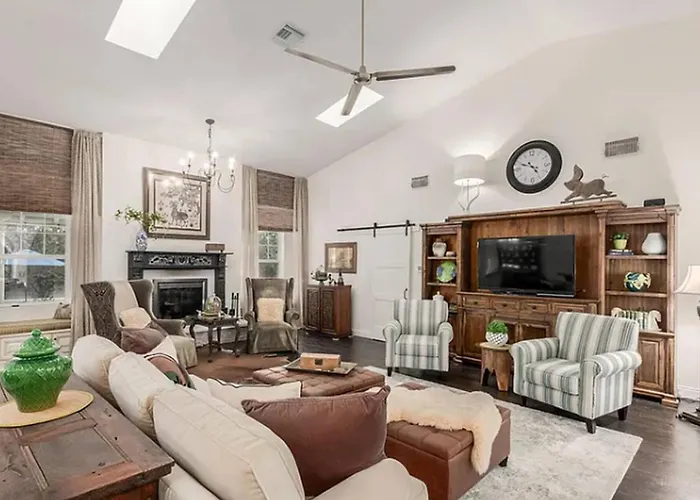 Serene Oasis Getaway W/heated Pool+outdoor Space! Mesa