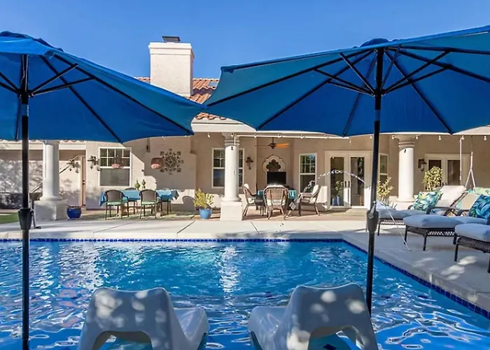 Holiday home Serene Oasis Getaway W/heated Pool+outdoor Space! Mesa