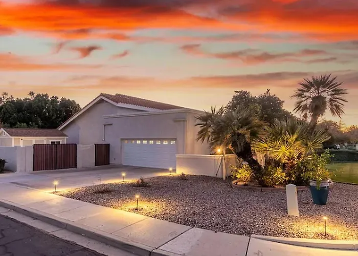 Serene Oasis Getaway W/heated Pool+outdoor Space! Holiday home