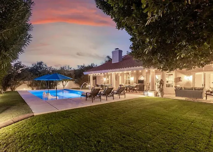 Serene Oasis Getaway W/heated Pool+outdoor Space! Holiday home *