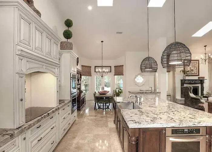 Serene Oasis Getaway W/heated Pool+outdoor Space! Holiday home *