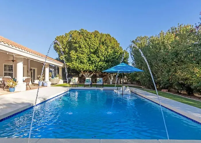 Holiday home Serene Oasis Getaway W/heated Pool+outdoor Space! *