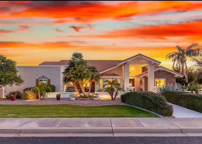 Serene Oasis Getaway W/heated Pool+outdoor Space! Holiday home