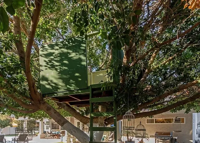 Serene Oasis Getaway W/heated Pool+outdoor Space! *